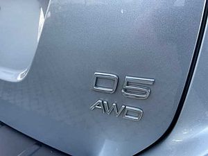 Volvo  R-Design D5 Diesel 4x4  StandHZG, Panodach, Zahnriemen NEU