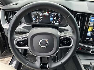 Volvo  R Design EU6d B4 Mild-Hybrid Diesel AWD Automatikgetriebe Allrad Navi Leder digi