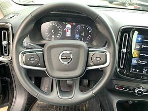 Volvo  Momentum Pro 2WD EU6d B4 Mild-Hybrid Benzin Automatikgetriebe AHK ISS Licht-Pake