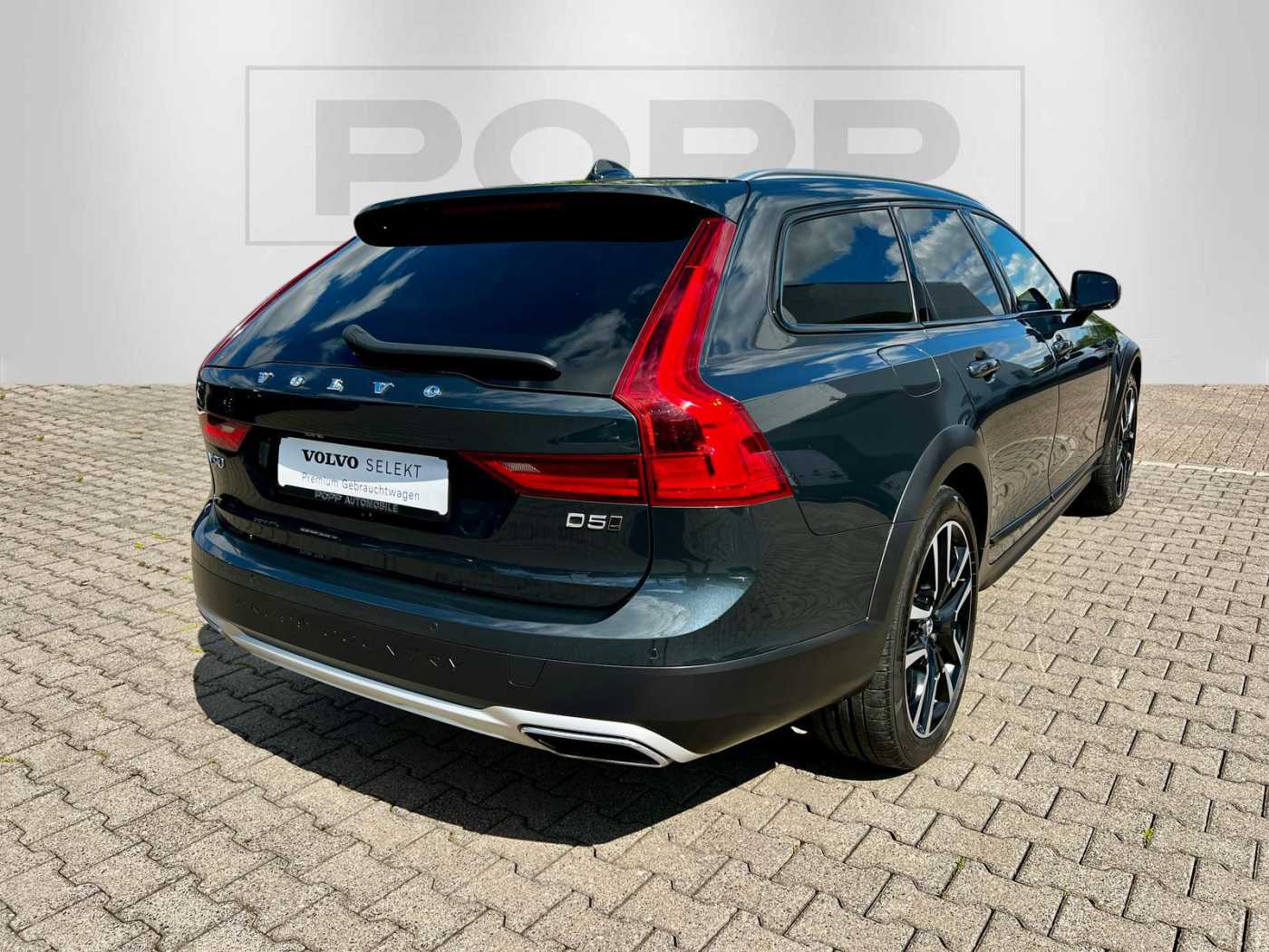 Volvo  D5 AWD PRO 20' AHK PANO STHZ