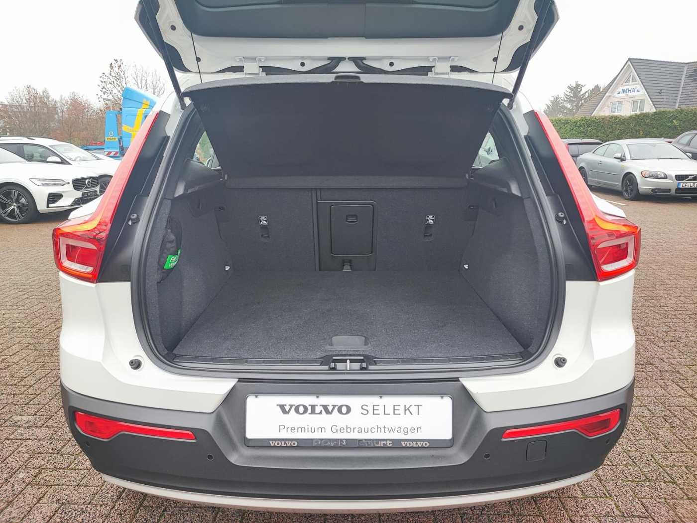 Volvo  D3 Momentum 18' 2xPDC CARPLAY SHZ LED QI