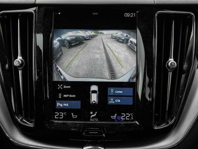 Volvo  Momentum Pro AWD B4 Diesel EU6d Allrad StandHZG Navi Leder digitales Cockpit Mem