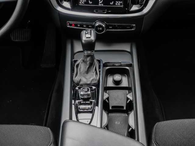 Volvo  Cross Country Basis AWD D4 EU6d-T Allrad Navi digitales Cockpit Soundsystem 360