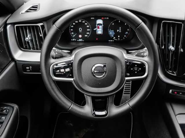 Volvo  R Design AWD B4 Diesel EU6d Allrad StandHZG Navi digitales Cockpit Memory Sitze