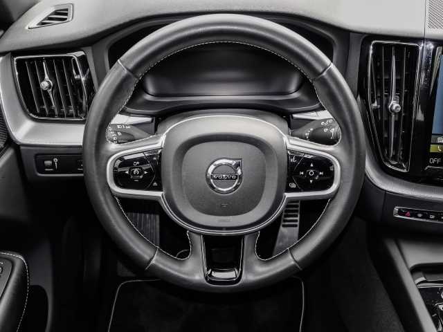 Volvo  R Design AWD B4 Diesel EU6d Allrad StandHZG Navi digitales Cockpit Memory Sitze