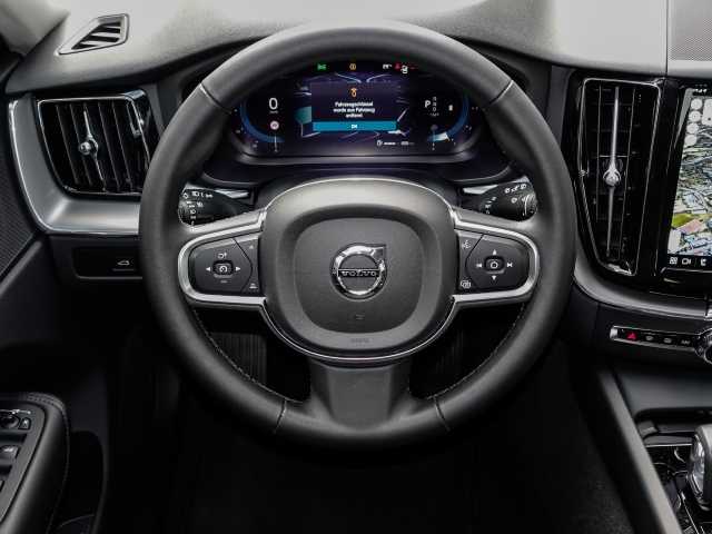 Volvo  Core 2WD B4 Diesel EU6d StandHZG AHK digitales Cockpit Soundsystem LED Sperrdiff