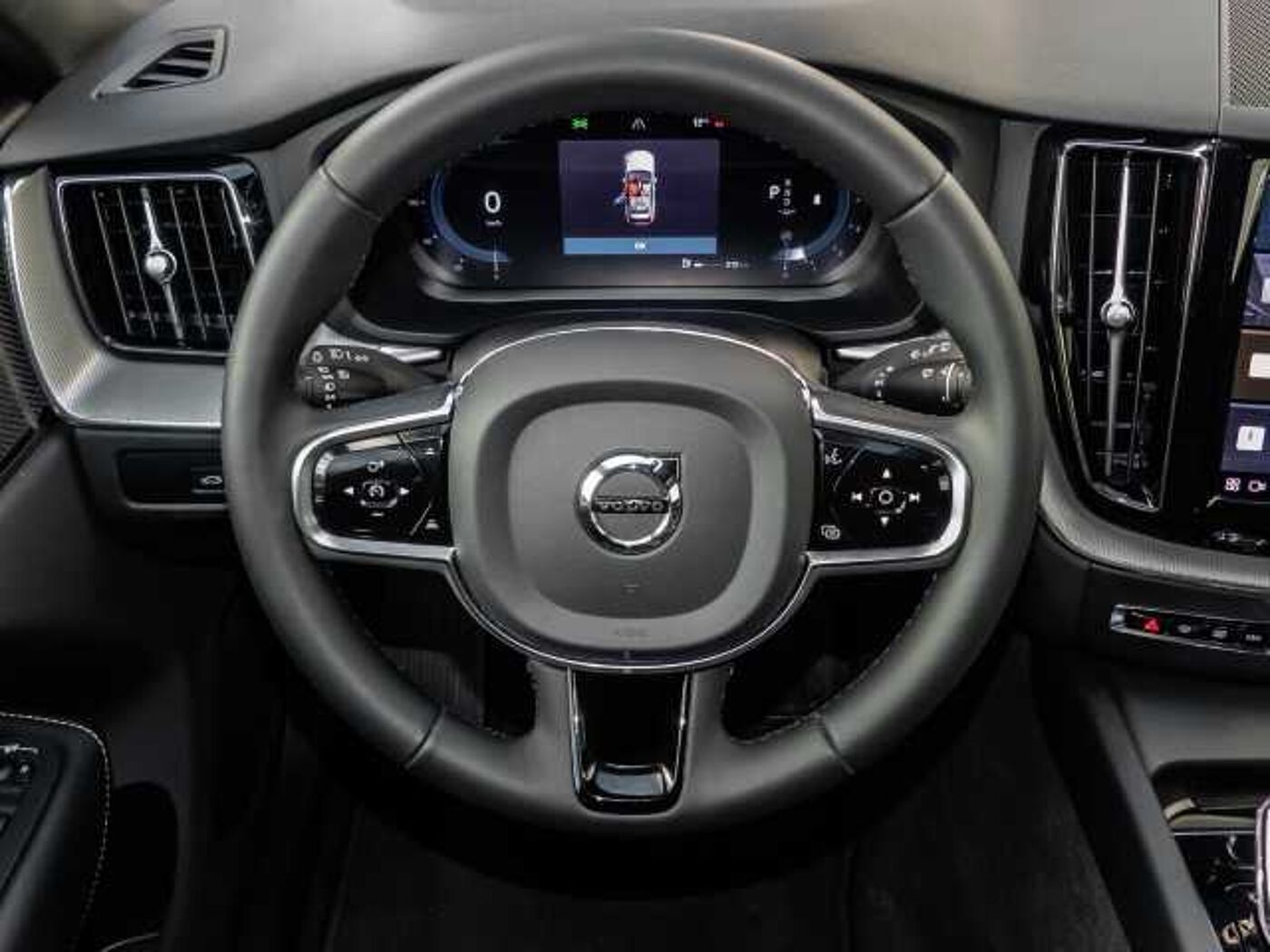 Volvo  Plus Dark 2WD B4 Benzin EU6d StandHZG Leder digitales Cockpit Memory Sitze Sound