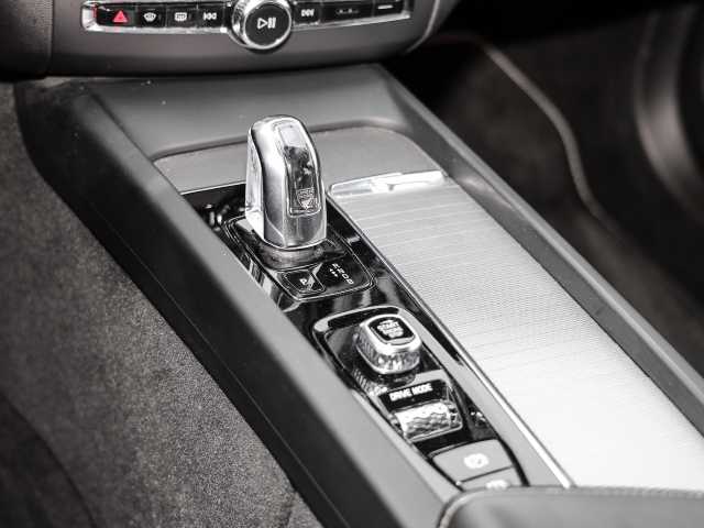 Volvo  R Design Plug-In Hybrid AWD T8 Twin Engine Allrad AD StandHZG Navi digitales Coc
