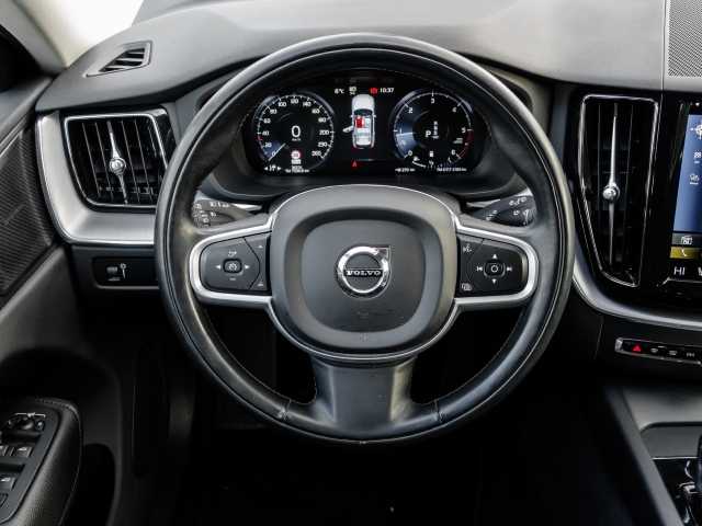 Volvo  Momentum Pro AWD B4 Diesel EU6d Allrad Navi Leder digitales Cockpit Memory Sitze