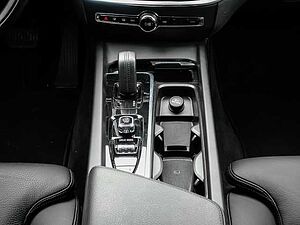 Volvo  Kombi Momentum Pro B3 Benzin EU6d StandHZG Navi Leder digitales Cockpit Memory S