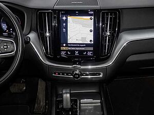 Volvo  Momentum Pro AWD B4 Diesel EU6d Allrad StandHZG Navi digitales Cockpit Soundsyst