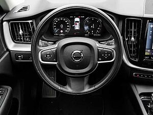 Volvo  Momentum Pro AWD B4 Diesel EU6d Allrad Navi Leder digitales Cockpit Soundsystem