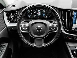 Volvo  Momentum Pro AWD B4 Diesel EU6d Allrad StandHZG Navi Leder digitales Cockpit