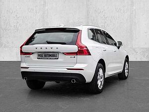 Volvo  Momentum Pro AWD B4 Diesel EU6d Allrad StandHZG Navi Leder digitales Cockpit