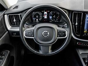 Volvo  Momentum Pro AWD B4 Diesel EU6d Allrad Navi Leder digitales Cockpit Memory Sitze