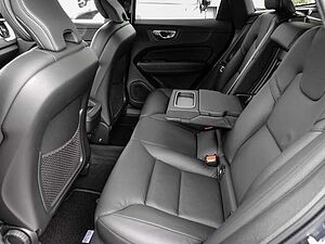 Volvo  Momentum Pro AWD B4 Diesel EU6d Allrad Navi Leder digitales Cockpit Soundsystem