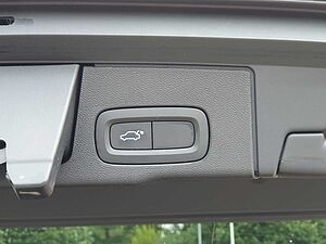Volvo  D4 AWD Momentum Navi/Keyless-Start/Autom/BC