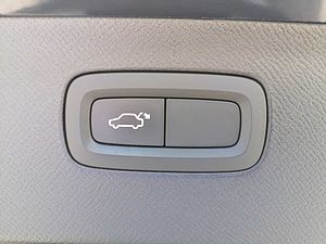 Volvo  D5 AWD Momentum Navi/Keyless-Start/Autom/BC