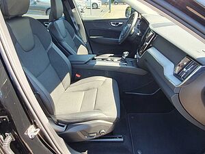 Volvo  D4 Momentum Pro Navi/Keyless-Start/Autom/BC