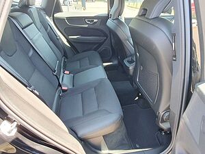 Volvo  D4 Momentum Pro Navi/Keyless-Start/Autom/BC