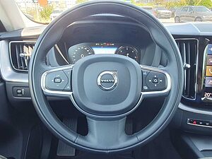 Volvo  D4 Momentum Pro Navi/Keyless-Start/Autom/BC