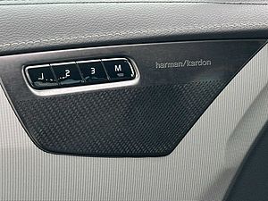 Volvo  T8 AWD Inscription | PANO | STANDH | LED |
