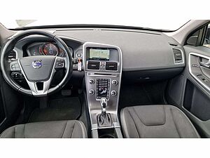 Volvo  D5 Momentum AWD AHK SHZ KAMERA XENON EU6