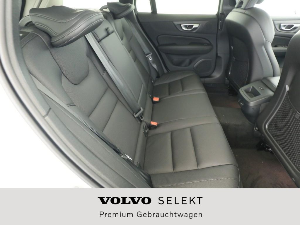 Volvo  V60 Core, B3 Mild-Hybrid, Benzin