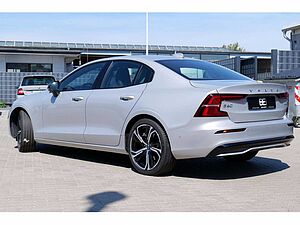 Volvo  Lim. B5 Ultimate Dark AWD