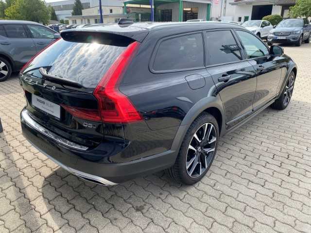 Volvo  V90 D5 AWD Automatikgetriebe (173kW/235PS) Cross Country Pro