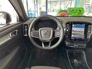 Volvo  XC40 Plus, B4 Mild-Hybrid, Benzin, Dark