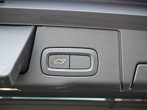 Volvo  B5 AWD Momentum Pro