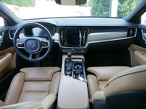 Volvo  Pro B4 AWD