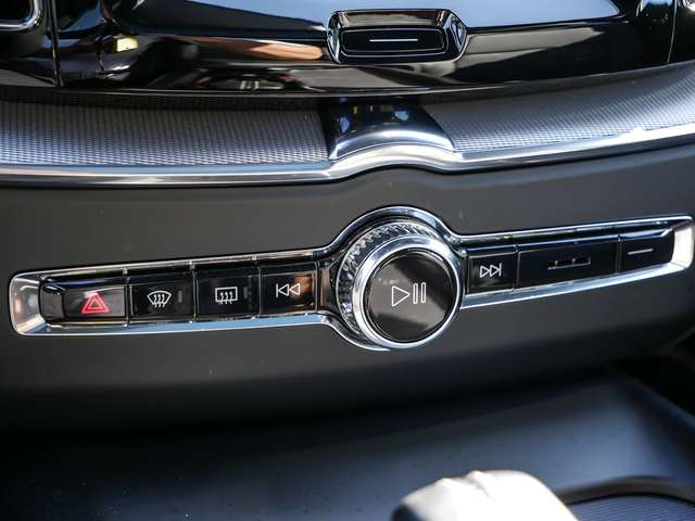 Volvo  T8 Twin Engine R-Design SHZ SSD NAVI LED